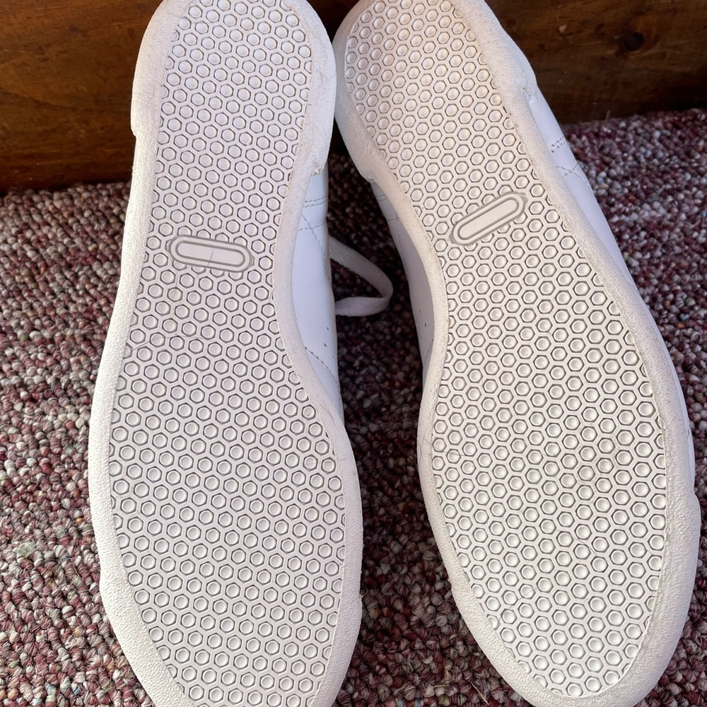 Nurse Mate Sneakers - Picture 3 of 3
